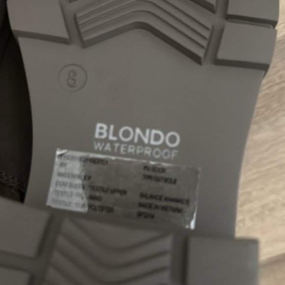 NIB BLONDO Prestly Waterproof Leather Bootie Taupe 8 - Picture 8 of 9